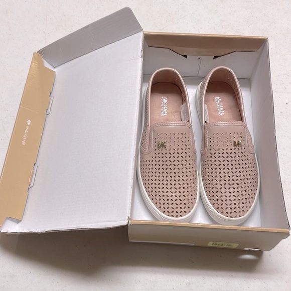 ๐HP๐Michael Kors Jem Olivia Blush Colored Laser Cut Loafers - Picture 12 of 12